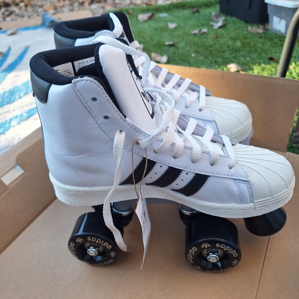 NWT Adidas Superstar 82 W White and Black Womens High-Top Sneaker Skates 5 1/2 - Picture 3 of 10